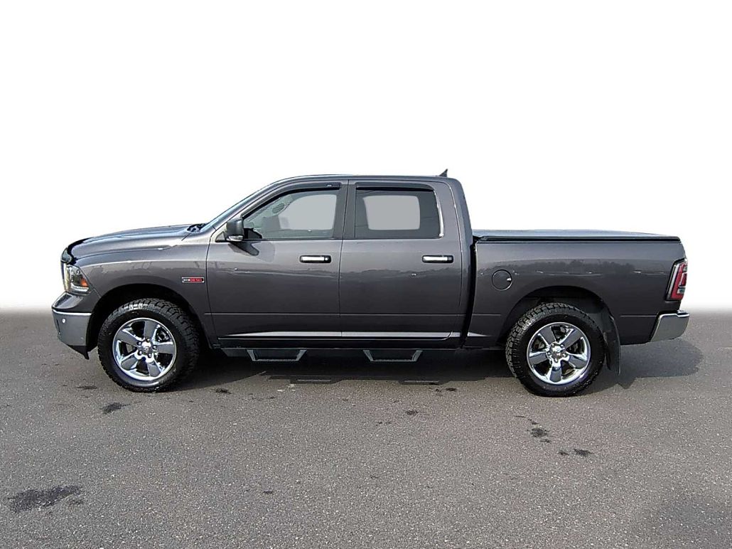 2017 Ram 1500 SLT image 1