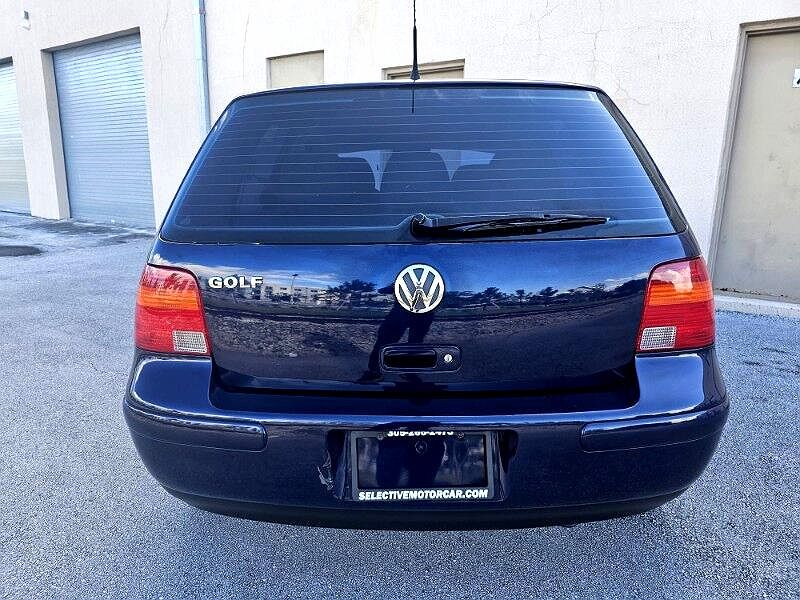2004 Volkswagen Golf GL image 19