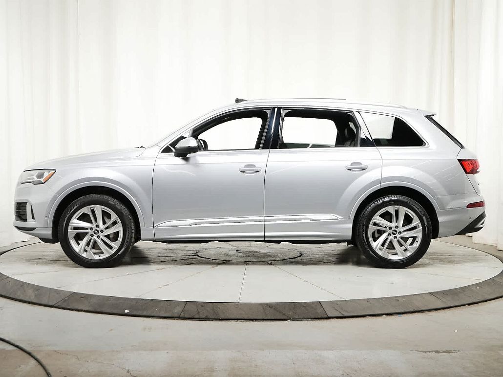2021 Audi Q7 Premium Plus image 2