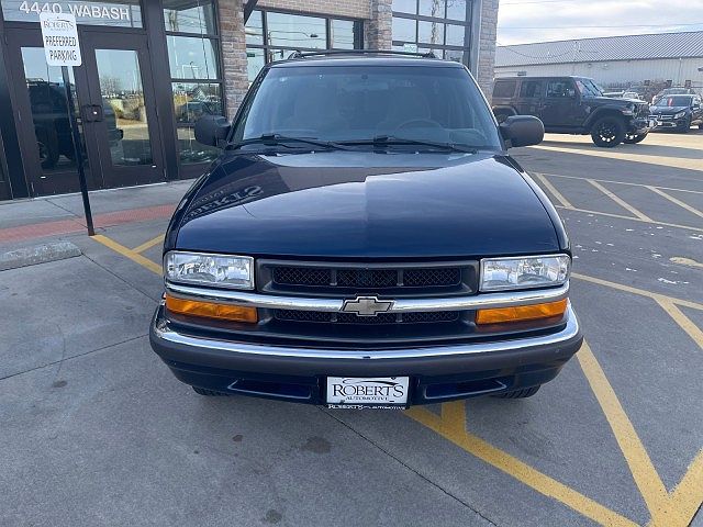 2001 Chevrolet Blazer LS image 1