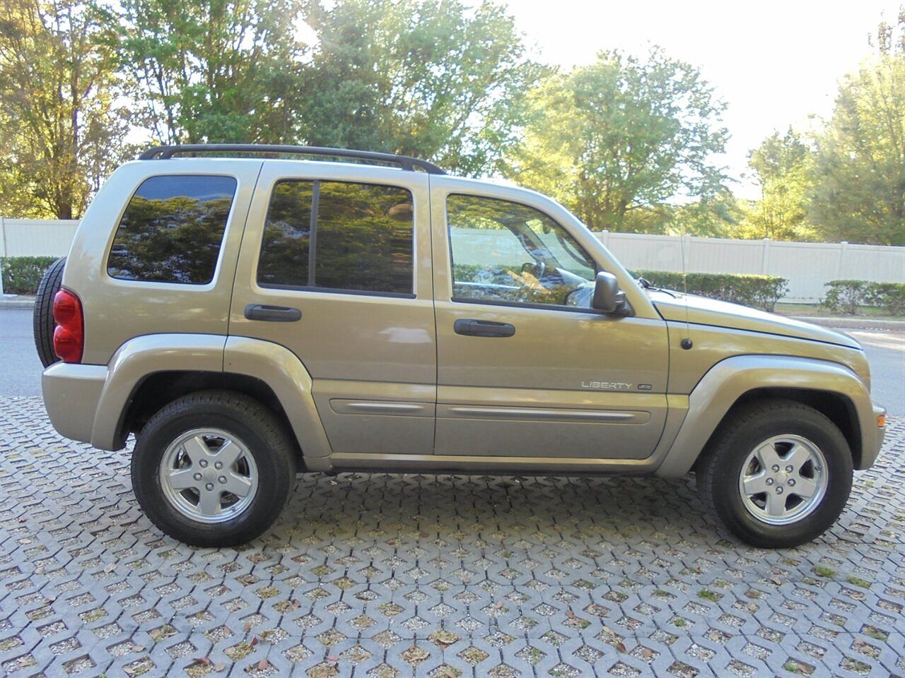 2003 Jeep Liberty Limited Edition image 14