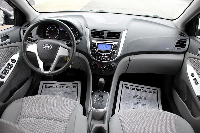 2013 Hyundai Accent GLS image 13