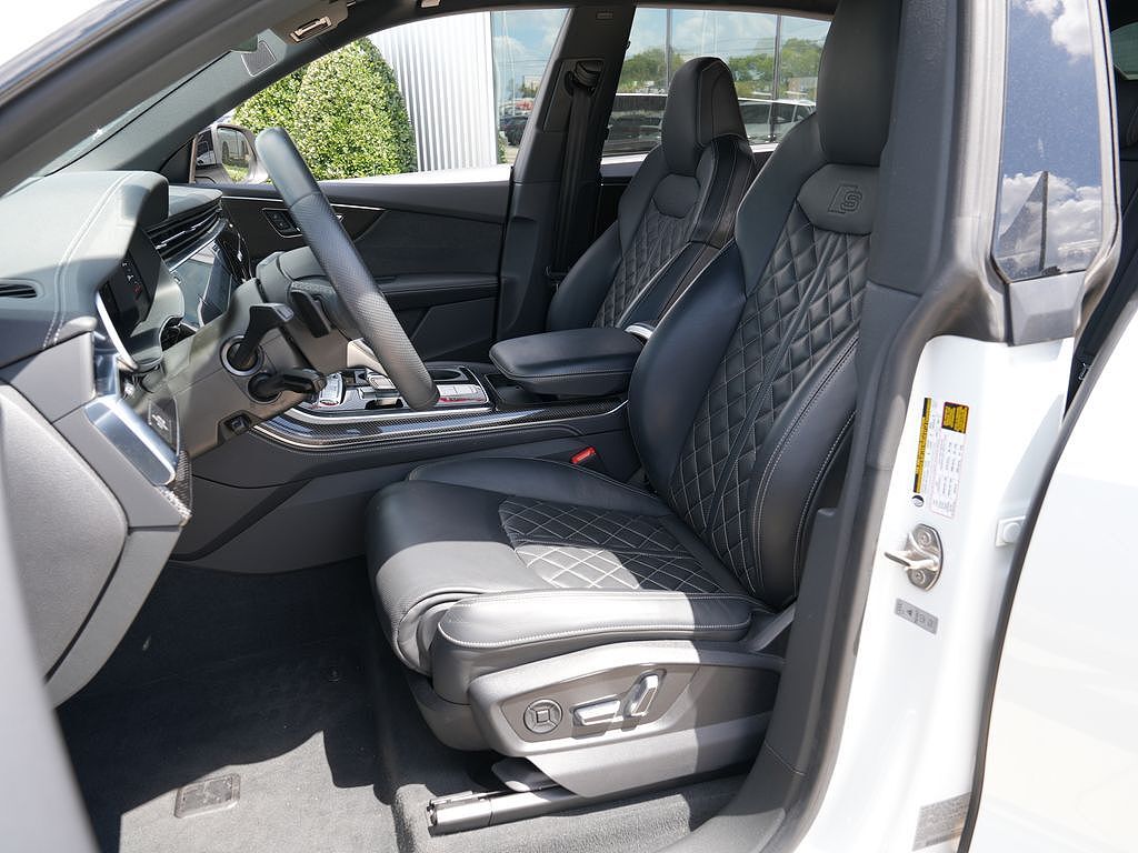 2023 Audi SQ8