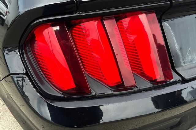 2016 Ford Mustang null image 10