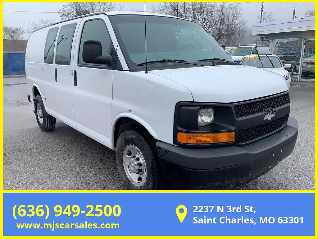 2015 Chevrolet Express 2500 image 2