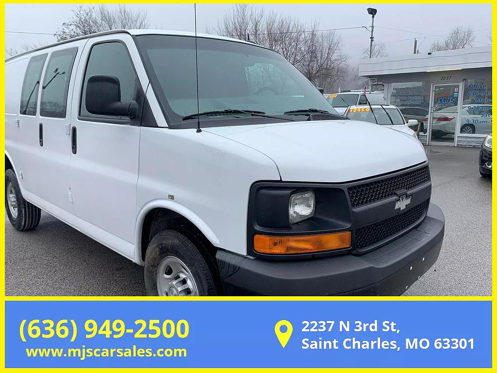 2015 Chevrolet Express 2500 image 4