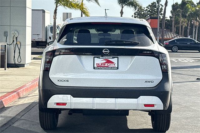 2025 Nissan Kicks