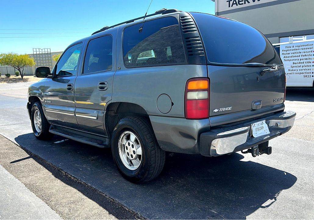 2001 Chevrolet Tahoe null image 3