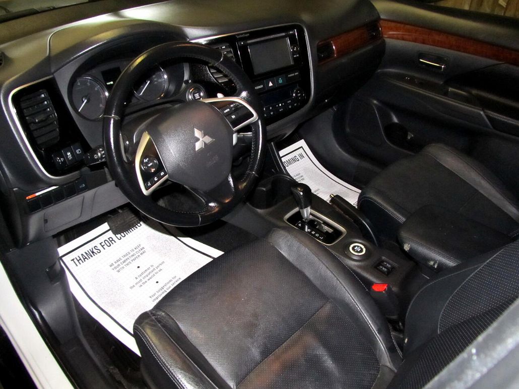 2014 Mitsubishi Outlander GT image 4