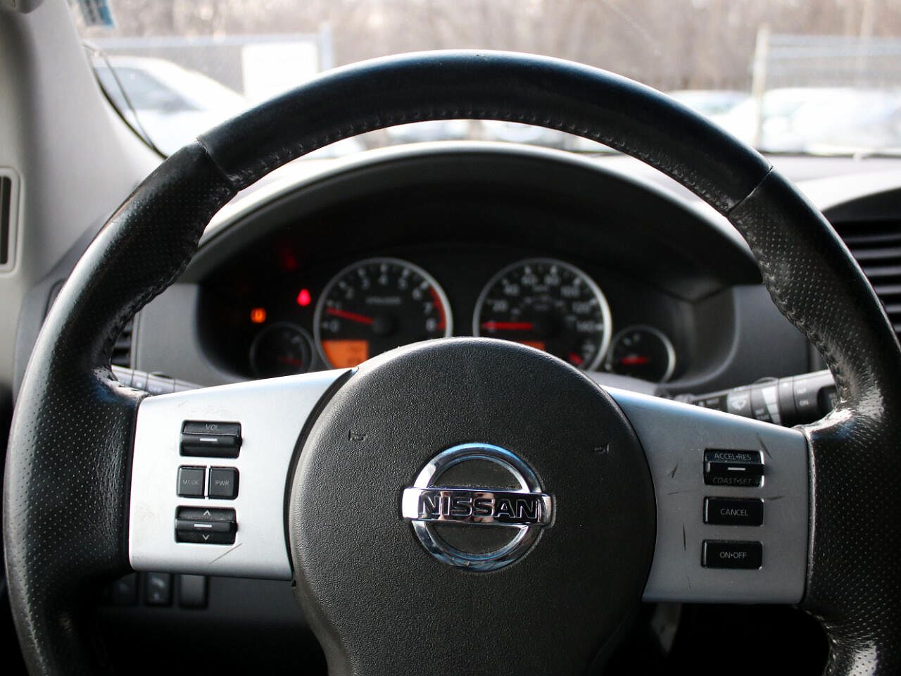 2009 Nissan Pathfinder LE image 22