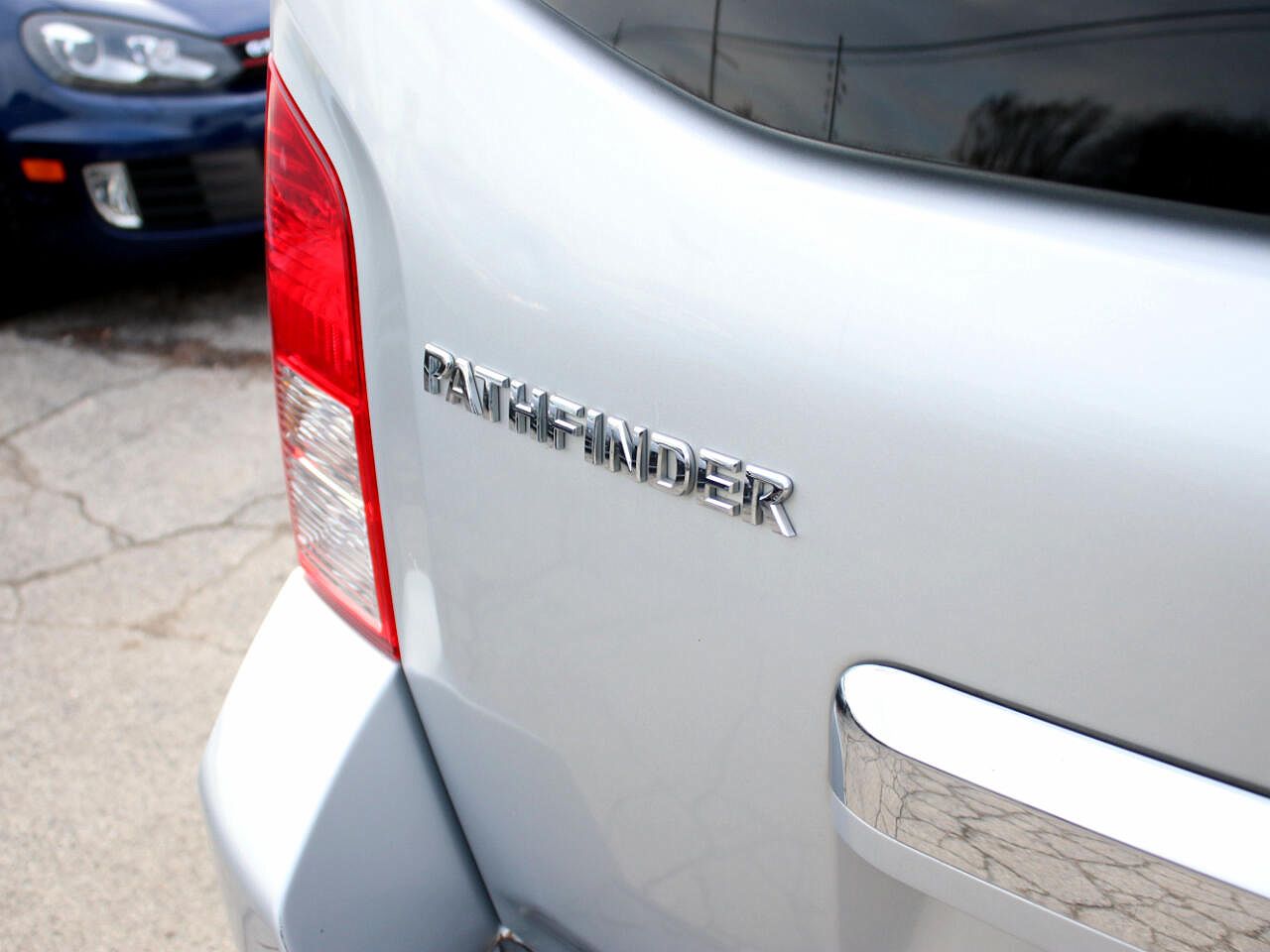 2009 Nissan Pathfinder LE image 8