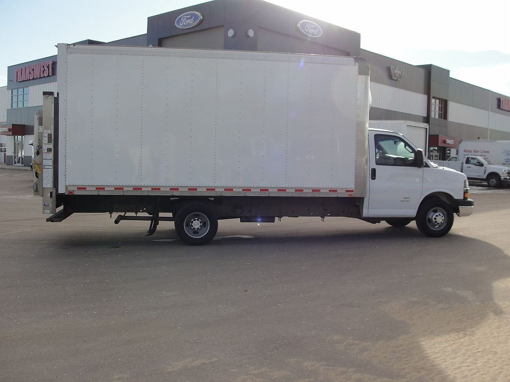 2021 Chevrolet Express 4500 image 5