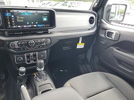 2025 Jeep Gladiator