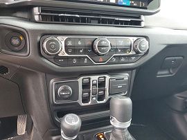 2025 Jeep Gladiator