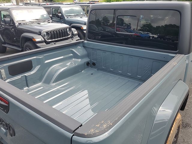 2025 Jeep Gladiator