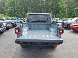 2025 Jeep Gladiator