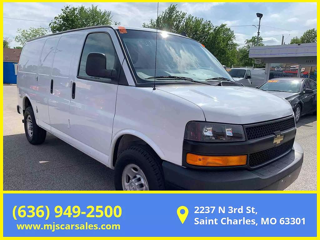 2018 Chevrolet Express 2500 image 2
