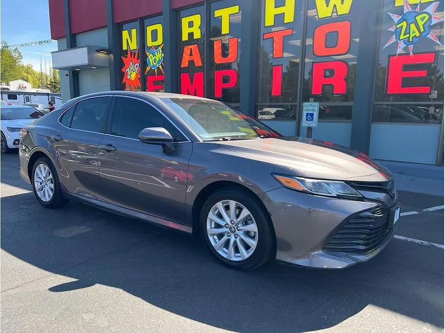 2018 Toyota Camry L image 0