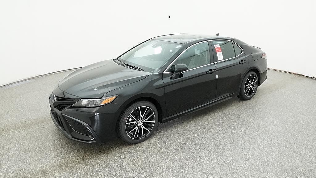 2024 Toyota Camry SE image 0