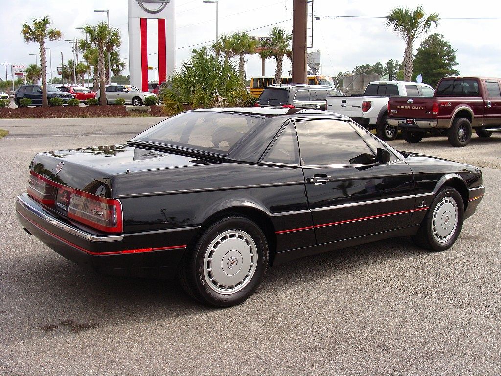 1990 Cadillac Allante null image 2