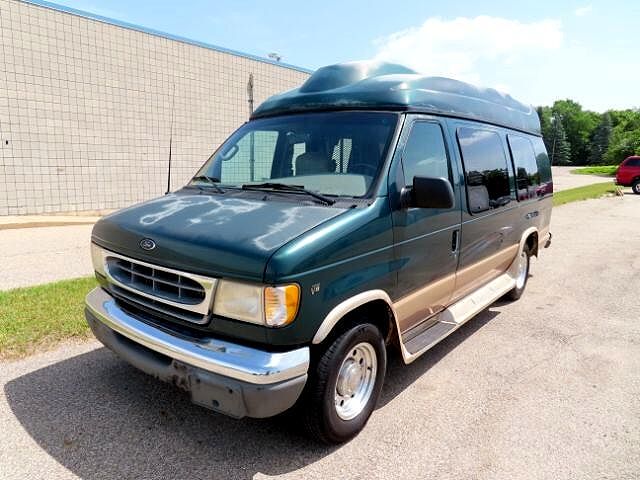 2001 Ford Econoline E-250 image 1