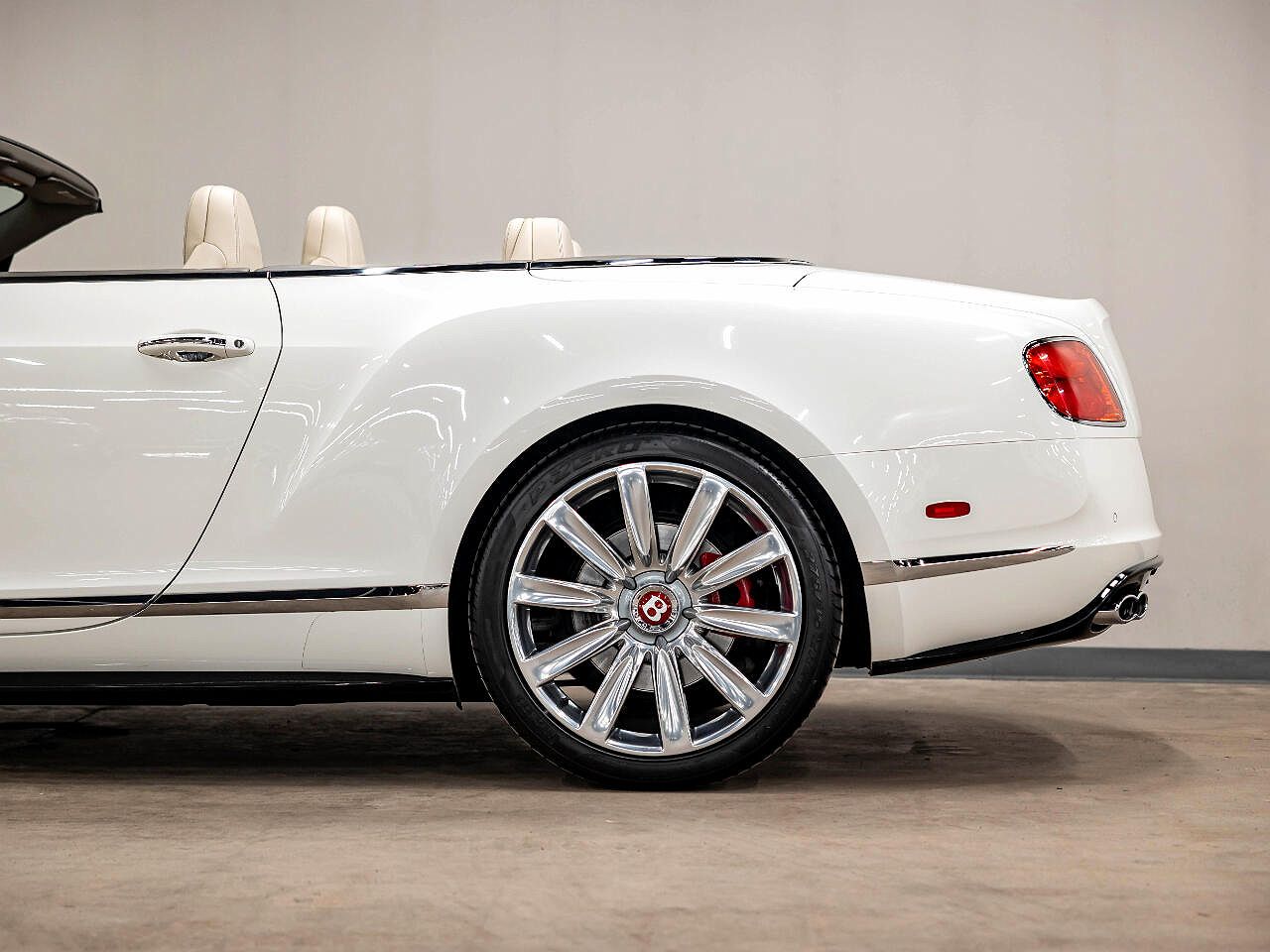 2015 Bentley Continental GT image 18