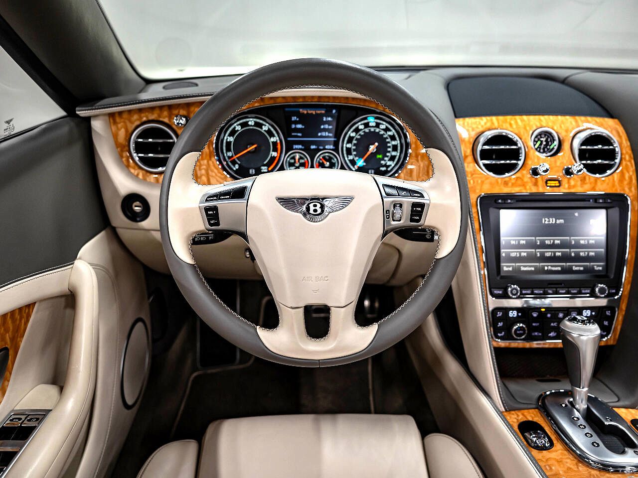 2015 Bentley Continental GT image 46