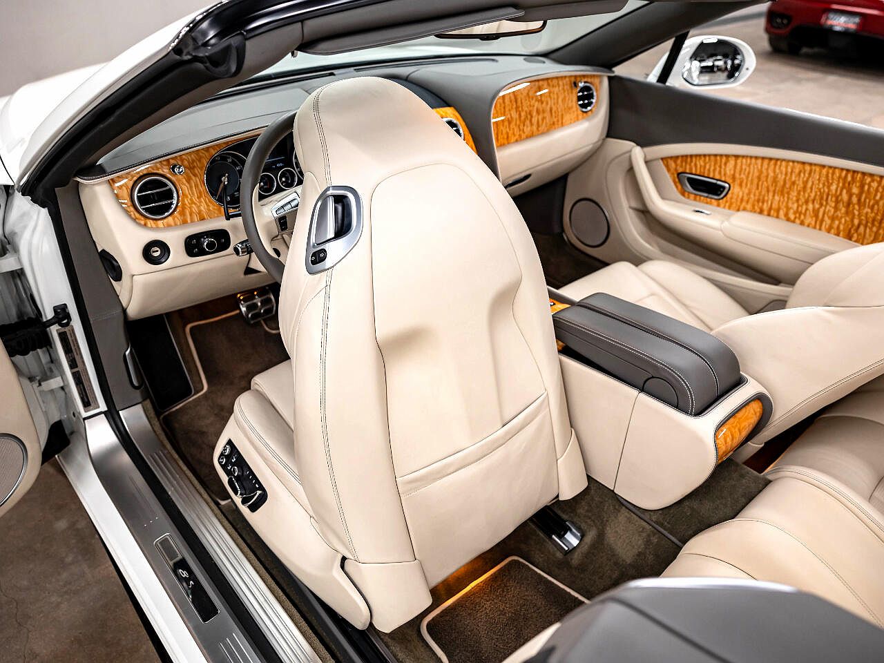 2015 Bentley Continental GT image 52