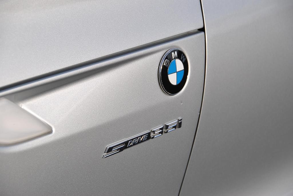 2009 BMW Z4 sDrive35i image 4