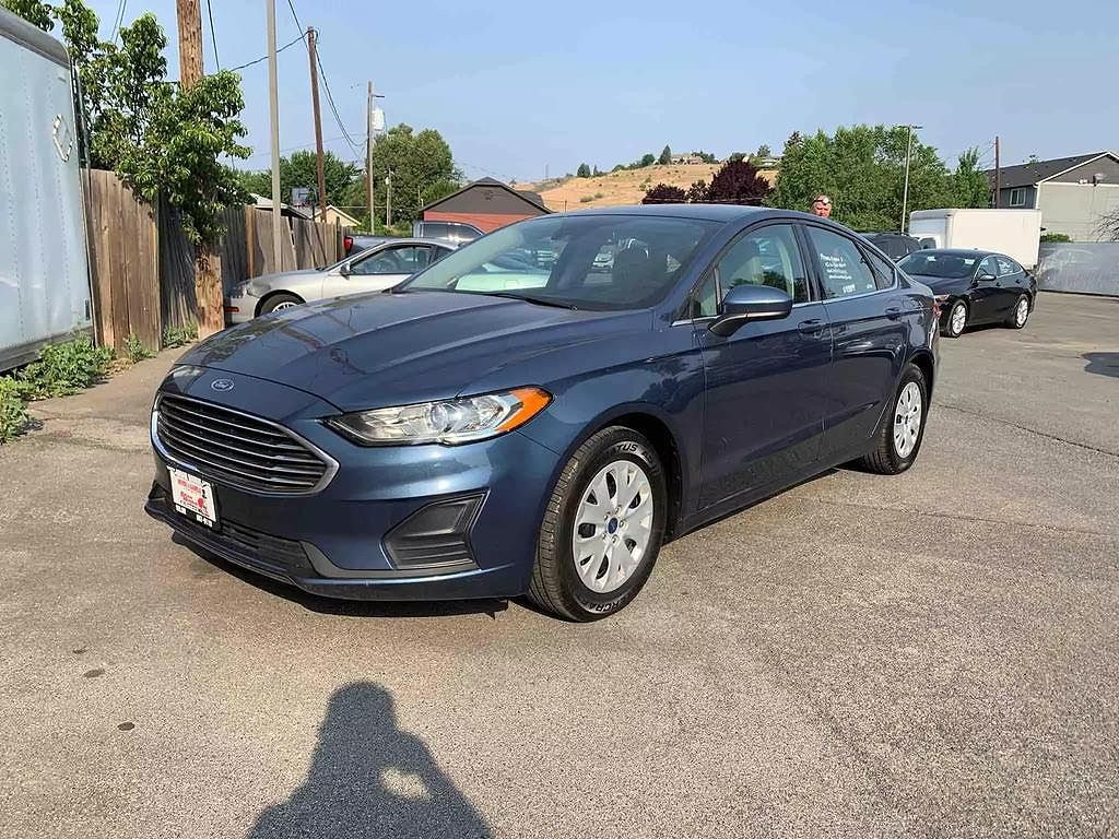 2019 Ford Fusion S image 0