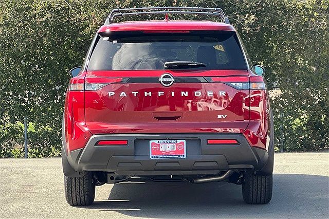 2024 Nissan Pathfinder SV image 5