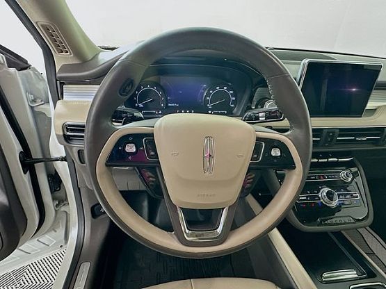 2022 Lincoln Corsair Standard photo 7