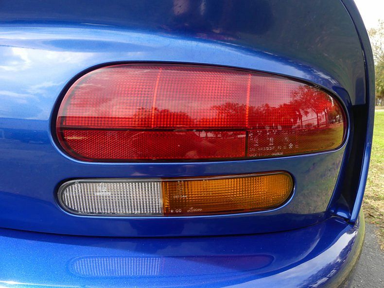 1996 Dodge Viper GTS image 38