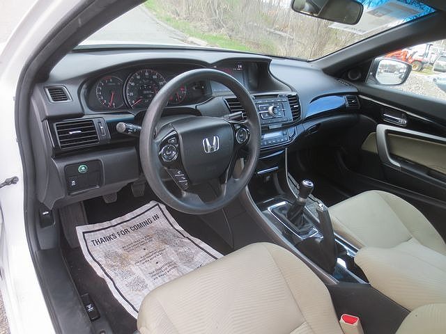 2016 Honda Accord LXS image 8
