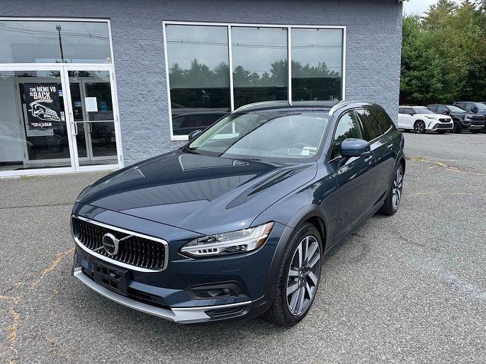 2025 Volvo V90