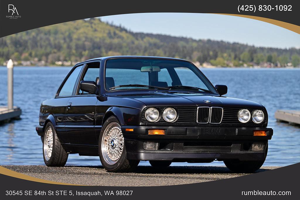 1991 BMW 3 Series 318iS image 0