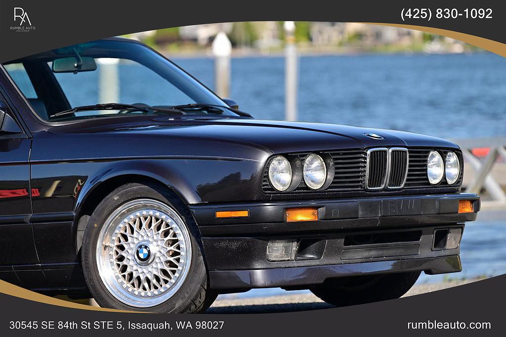 1991 BMW 3 Series 318iS image 2