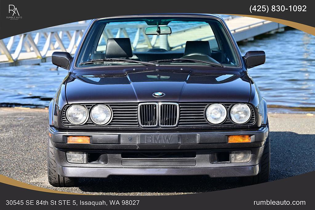 1991 BMW 3 Series 318iS image 3