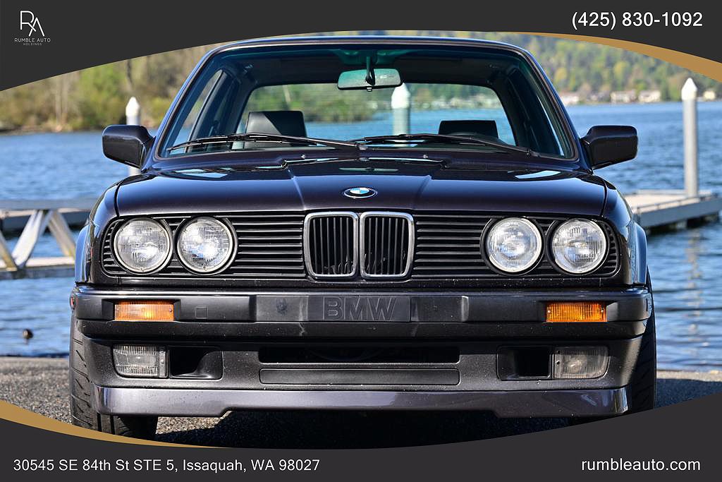 1991 BMW 3 Series 318iS image 4