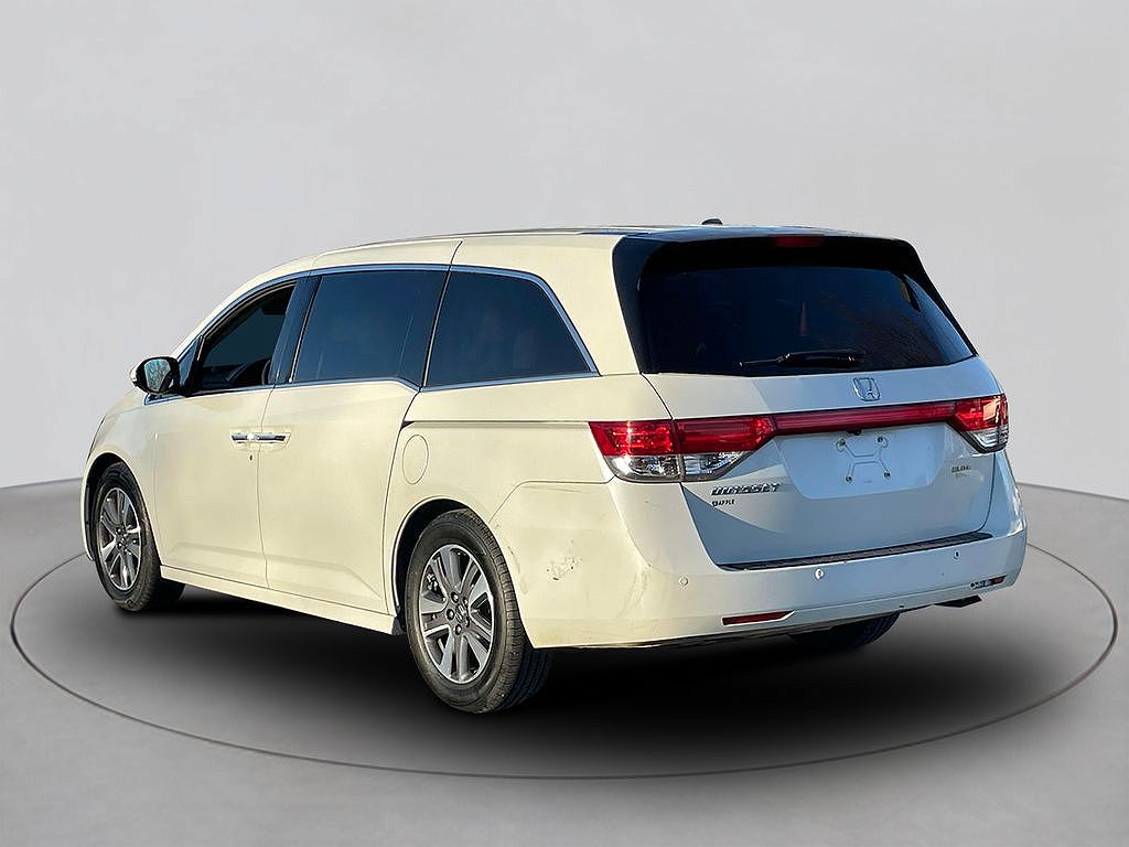 2016 Honda Odyssey Touring image 4