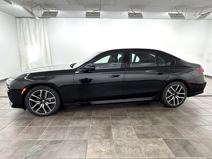 2025 BMW i7