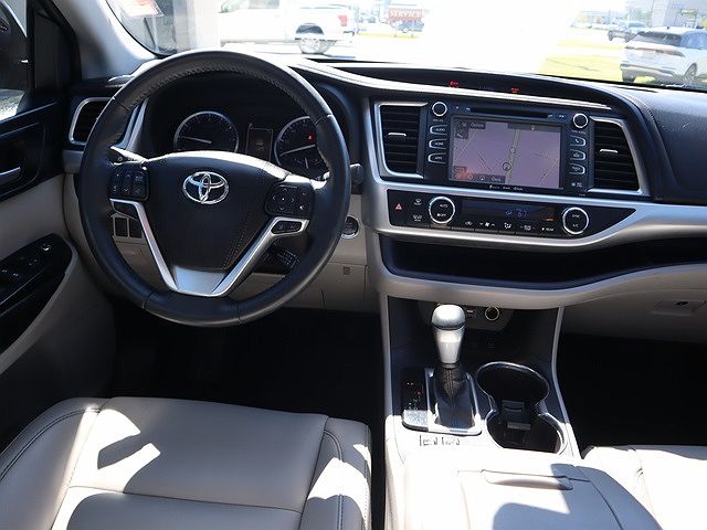 2019 Toyota Highlander SE image 5