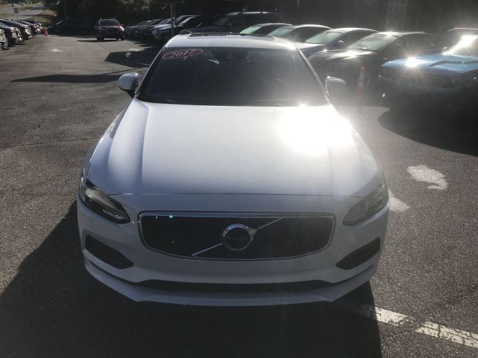 2017 Volvo S90