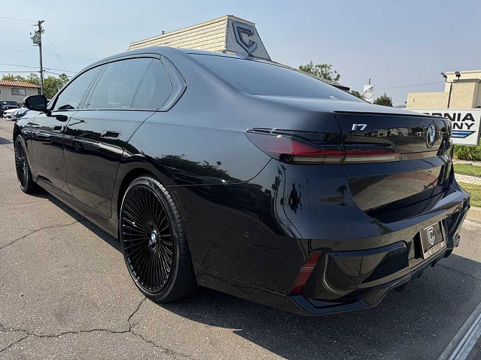 2023 BMW i7