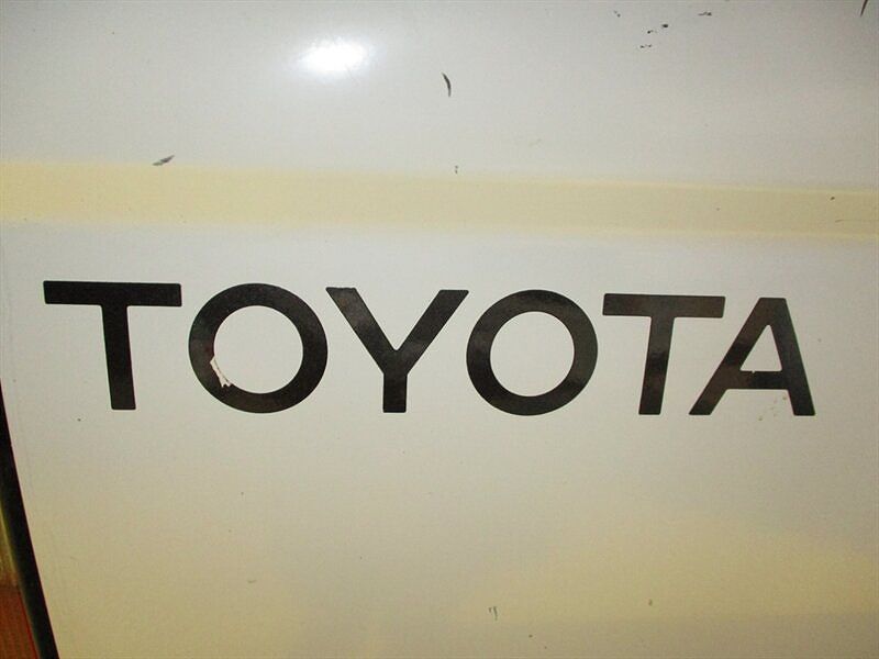 2000 Toyota Tacoma Base image 19