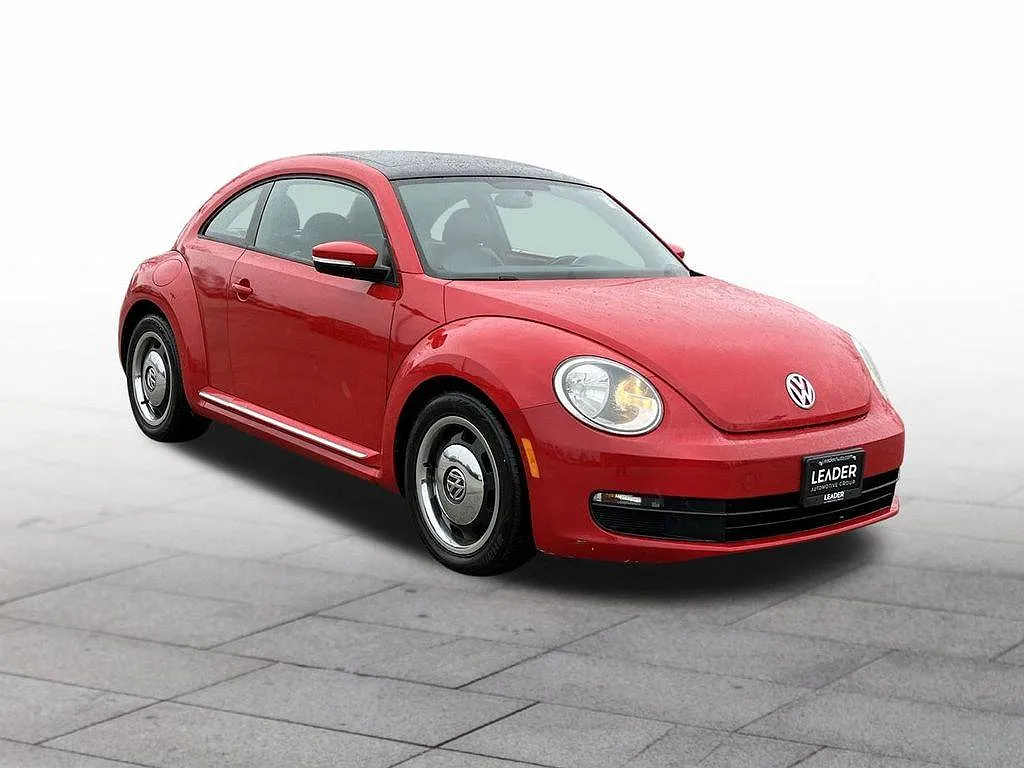 2012 Volkswagen Beetle Base image 0