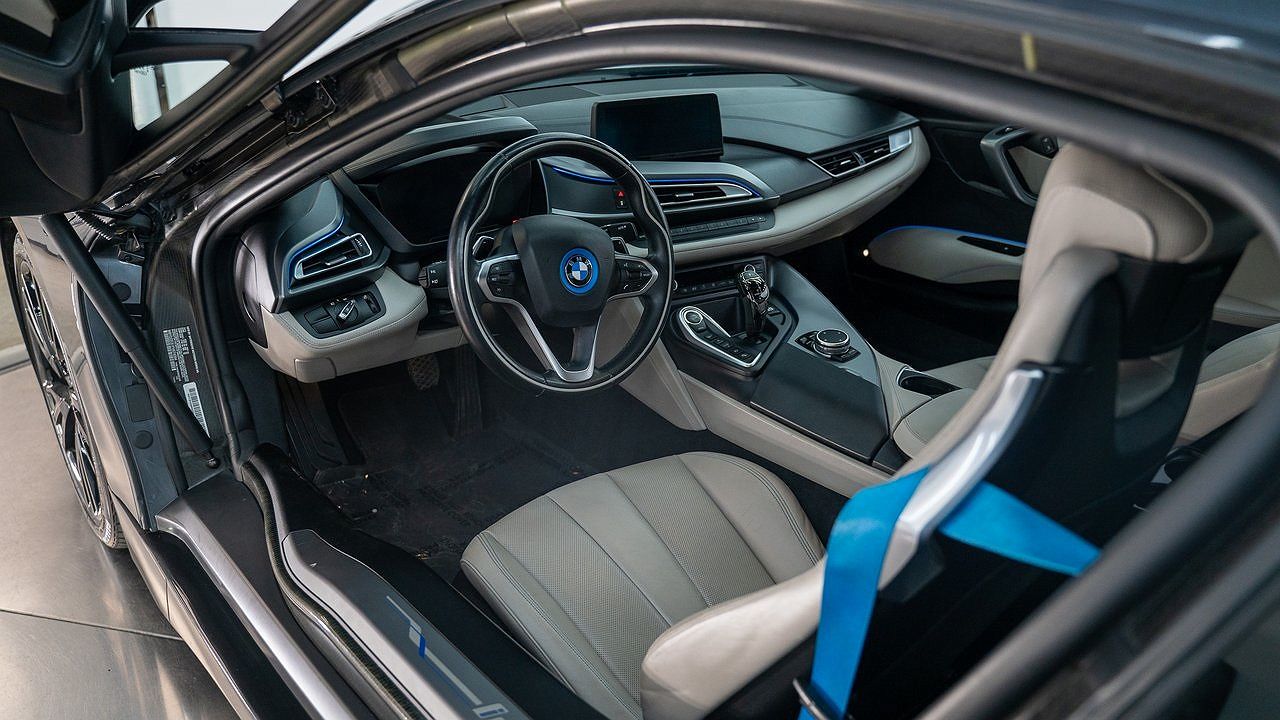 2015 BMW i8 null image 1