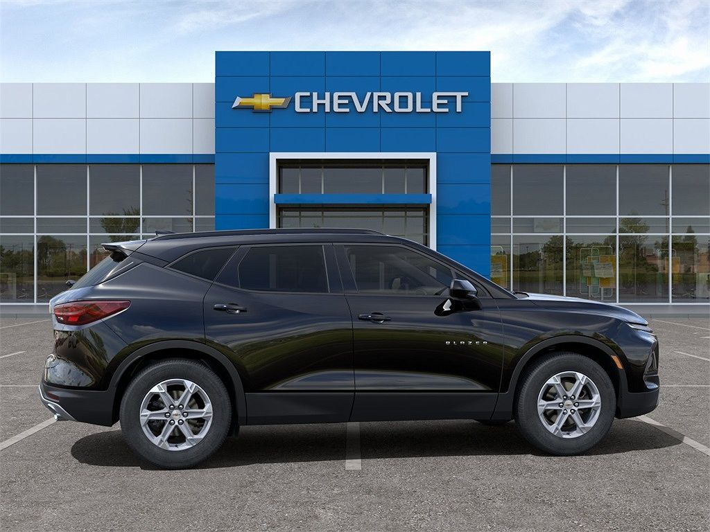 2024 Chevrolet Blazer LT image 4