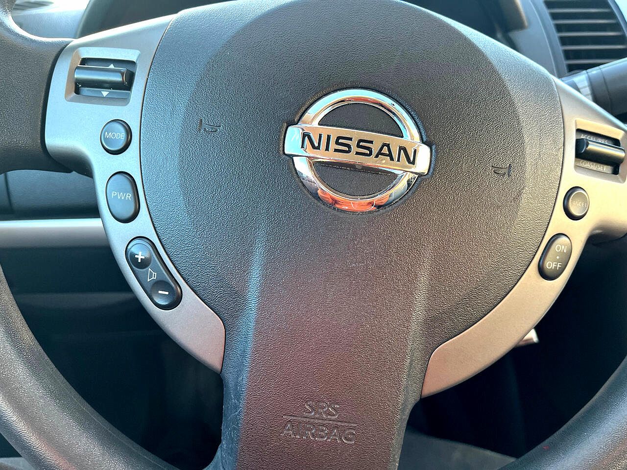 2010 Nissan Sentra SR image 17