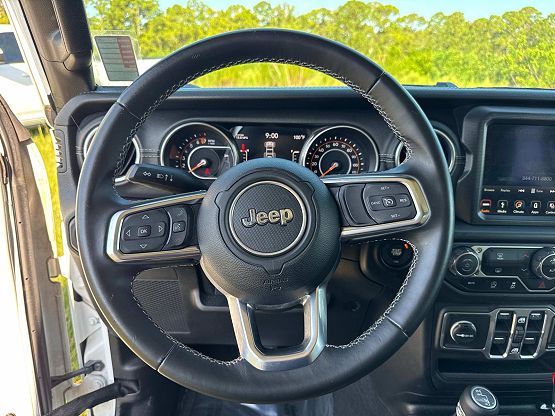 2018 Jeep Wrangler Unlimited Sahara photo 11